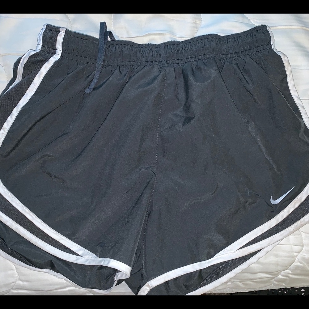 Nike Running Shorts - Picture 5 of 7
